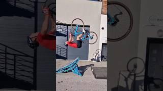 4 BIKES vs BACKFLIP                       #bike #vtt #mtb #mountainbike #jump #roadbike #backflip