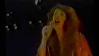 Kate Bush - She's Leaving Home