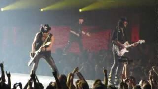 SCORPIONS - Big City Nights avec la Pyramide (multicam HD) - Strasbourg 22 Mai 2010