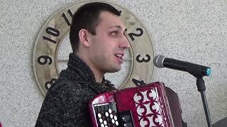 Lied "Es geht nach Haus, zum Vaterhaus" singt ein blinder Bruder - Janusch, aus Ukraine.