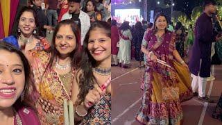 दुर्गा पूजा पर सहेलियों के साथ Garba / Dandiya Night || Indian Mom Studio