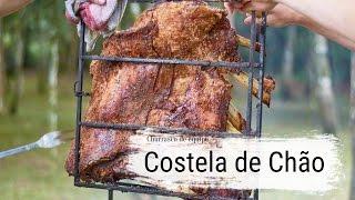 Costela fogo de chão na pilha de tijolo