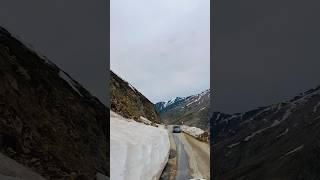 Babusar Top Road View: A Snow-Laden Journey to Naran #shorts #pakistan #naturalbeauty