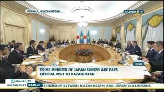 Prime minister of japan Shinzo Abe pays official visit to Kazakhstan - Kazakh TV
