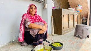 ਕੌੜੀਆਂ ਮਿਰਚਾਂ ਦਾ ਮਿੱਠਾ ਅਚਾਰ || pickle recipe || lifestyle of Punjab by Dullat Family vlogs ||