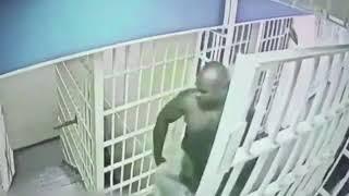 Killer beats Brooklyn Prison Officer ((GRAPHIC)))