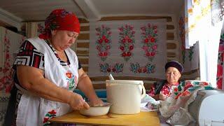 THE VILLAGE LIFE IN TATARSTAN. Making pumpkin belesh - Tatar pie. LIFE in Russian contryside. ASMR