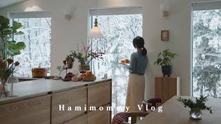 First snowy day in the New house  l Cozy winter decor l Apple bacon sandwich l Slow Life VLOG