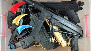 Weapons in the Box !!! Bead Throwing Weapons !!! Uzi - MP5 BB Guns - Karambit Knifes and more !!!