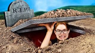 Gefangen In Einem Geheimen Bunker Auf Einem Friedhof!