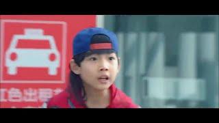 Kungfu boys use warning signs as skateboards, chasing thieves at the airport!《#龙拳小子》/ 【CLIP】 FR SUB