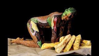 FOOD ART Bodypainting-Performance BURGER by artist Jörg Düsterwald