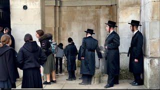 King’s Guard WARNS them twice, Disrespectful & OUTRAGEOUS STUPIDITY when they visit at horse guards