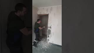 Демонтаж снос стен в квартире. Подготовка квартиры к ремонту #нужныелюди #демонтаж