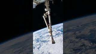 Canadarm2 - Cosmic dance #shorts