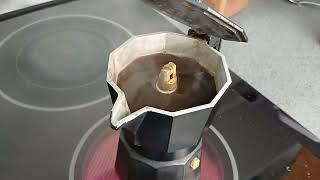 Приготовление, сравнение, обзор кубинского кофе Cubito и Serrano.