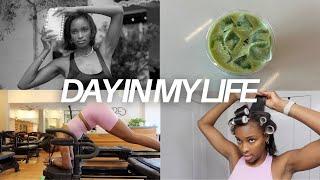 DAY IN MY LIFE: heatless hairstyle for short hair, pilates, honest chat, girls night | Tomar Thomas