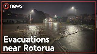 Wild weather lashes the North Island | 1News