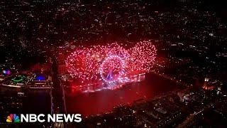 Watch New Year’s 2025 celebrations from around the world