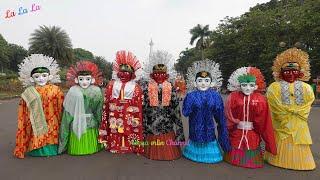 Ondel Ondel Betawi Baju Batik Bernyanyi Lalala di Lapangan Monumen Nasional