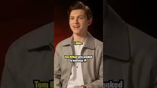 Tom Holland is such a gentleman! Credits: @julseyhiphop