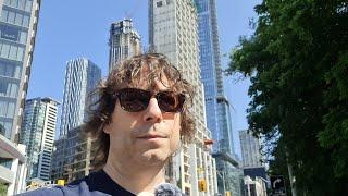 Toronto LIVE: Exploring The City On A Hot Thursday, 4th Of July Evening