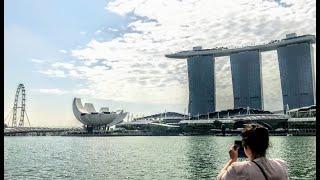 SingaporeMarina Bay Sands SkyPark Observation Deck 360 - degree views of Singapore's skyline.