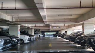 Tempat Parkir Gedung Pluit Village Mall - 2023