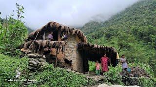 Most Peaceful Nepali Mountain Village Life | Village Life of Rural Nepal |Cooking And Eating People