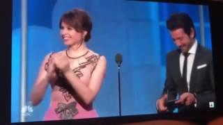 Golden Globes 2017 FAIL- Emma Stone Awkward Hug with Damien Chazelle