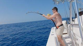 BodyBuilder Vs 400Lb Shark!