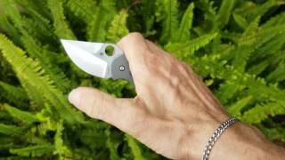 Spyderco Burch Chubby in action/flick click