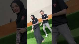 Dance remix versi OPI Esportainment!