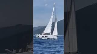 Amel 50 safety : watertight bulkheads, double bottom hulls, redundant steering, crash compartments