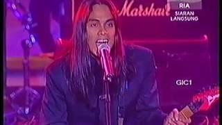 Mencari - Waheeda & Giegil LIVE  (Anugerah Era 2004)