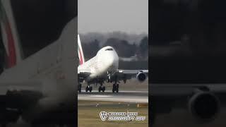 747F sings Savage Love #bus #cargo #meme #plane