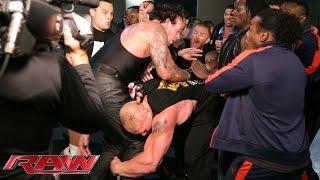 Brock Lesnar und der Undertaker prügeln sich Backstage: Raw – 20. Juli 2015