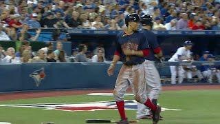 BOS@TOR: Betts runs home on Upton's fielding error