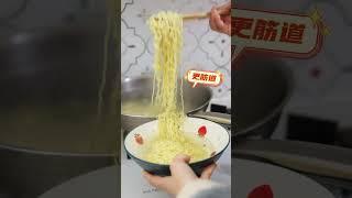 当爸爸不在家时，楚楚心心居然偷偷跑到妈妈房间，那就把夜宵和电影安排上吧#美食