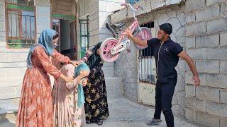 Mehdi and Razia were still worried and went after Shahrukh to find her