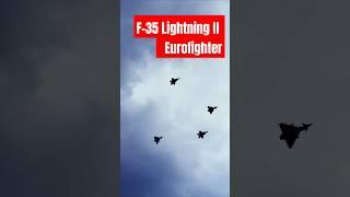 Zwei F-35 Lightning ll mit zwei Eurofighter im Formationsflug