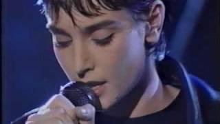 Sinead O'Connor - Thank You For Hearing Me performance (1994)(HQ)