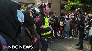 Police clear library at Portland State University, arrest protesters