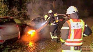 [PKW-BRAND IN LANGENFELD] - Motorraum in Vollbrand | Brandausbreitung verhindert | Löschangriff -