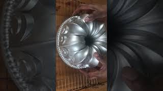 Nordic ware fleur de lis bundt pan : Nordic ware UK :  Bundt pans UK : Bundt cake recipe