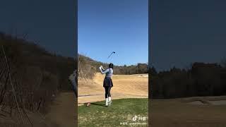 Cheng Xiao's golfing clip