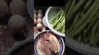 Thit kho trung  meat stew with egg