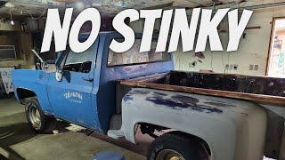 HOW TO EASILY REMOVE RUST WITHOUT CHEMICALS: SQUARE BODY CHEVY BUILD