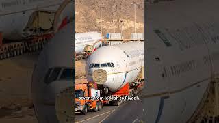 Saudi Arabia Transporting Boeing 777 by Road #saudiairlines #boeing777byroad #avgeek #aviationlovers