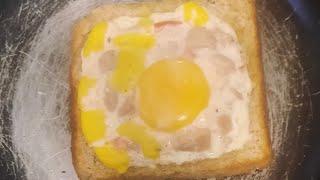 Cheesy Egg Toast #breakfast #recipe #shorts